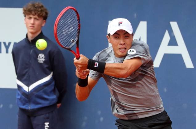 Barcelona Open Banc Sabadell 2024 - Day Four Brandon Nakashima is playing against Tomas Martin Etcheverry in the round of 16 of the Barcelona Open Banc Sabadell, 71st Conde de Godo Trophy, at the Real Club de Tennis Barcelona 1899, in Barcelona, Spain, on April 18, 2024. Barcelona Barcelona Spain  Copyright: xUrbanandsportx originalFilename:urbanandsport-barcelon240418_npmua.jpg