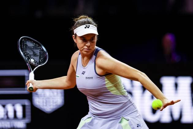Linda Noskova (CZE) Emma Raducanu (GBR) vs Linda Noskova (CZE) GER Porsche Tennis Grand Prix GP Stuttgart 2024, Porsche-Arena, 18.04.2024 GER Porsche Tennis Grand Prix GP Stuttgart 2024 Porsche-Arena, 18.04.2024 Stuttgart Copyright: xEibner-Pressefoto RogerxBuerkex EP
