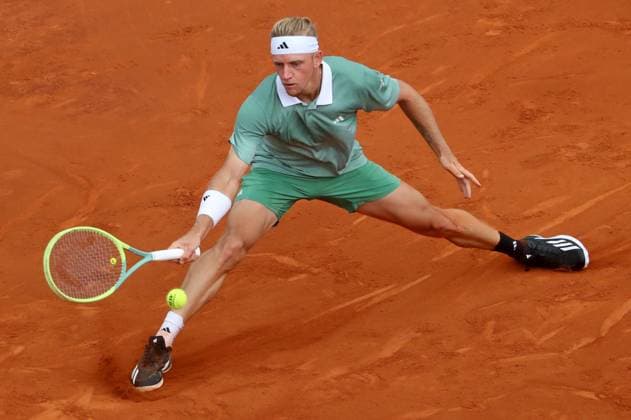 Barcelona Open Banc Sabadell 2024 - Day Four Alejandro Davidovich Fokina is playing against Dusan Lajovic in the round of 16 of the Barcelona Open Banc Sabadell, 71st Conde de Godo Trophy, at the Real Club de Tennis Barcelona 1899, in Barcelona, Spain, on April 18, 2024. Barcelona Barcelona Spain  Copyright: xUrbanandsportx originalFilename:urbanandsport-barcelon240418_npr8s.jpg