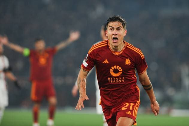 Foto IPP Cavaliere Emiliano. Roma 18 04 2024. Calcio Europa League 2023 2024 - quarti partita di ritorno AS Roma-AC Milan. Nella foto: Paulo Dybala esulta per il suo gol per il 2 a 0 della Roma Italy Photo Press - World Copyright italy ITALY  Copyright: xR4924_italyphotopressx