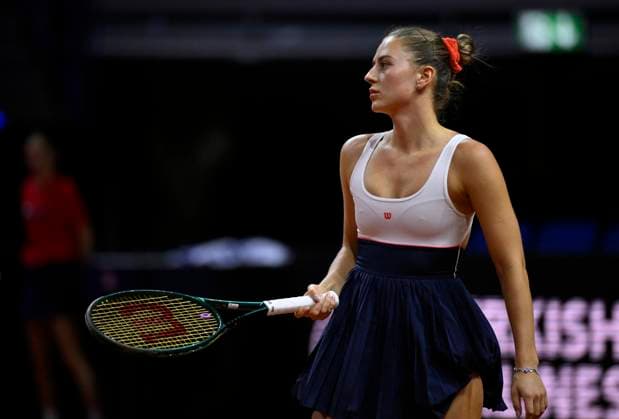 Marta Kostyuk (UKR) Tennis Damen Porsche-Cup Porsche Tennis Grand Prix GP Stuttgart 2024 Porsche Arena 18.04.2024 DFL REGULATIONS PROHIBIT ANY USE OF PHOTOGRAPHS AS IMAGE SEQUENCES AND OR QUASI-VIDEO Porsche Tennis Grand Prix GP Stuttgart 2024