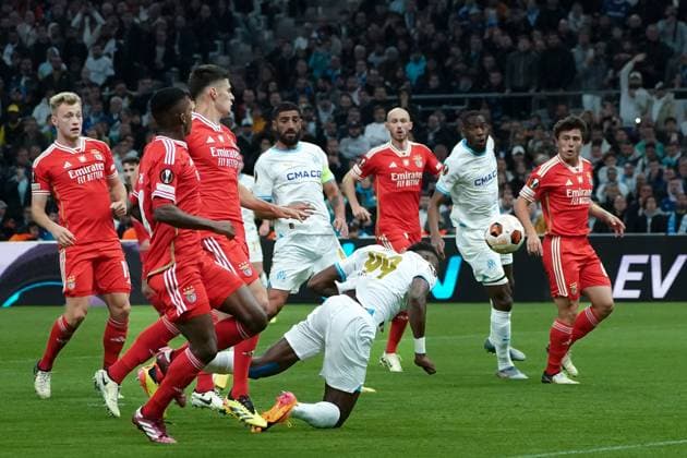 Chancel Mbemba (Olympique de Marseille) FOOTBALL : Olympique de Marseille vs SL Benfica - Ligue Europa - Quart de finale retour - Marseille - 18 04 2024 NorbertScanella Panoramic 