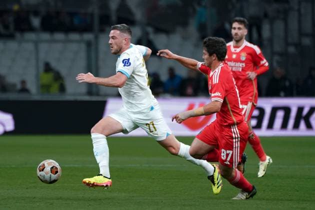 Jordan Veretout (Olympique de Marseille) - Joao Neves (SL Benfica) FOOTBALL : Olympique de Marseille vs SL Benfica - Ligue Europa - Quart de finale retour - Marseille - 18 04 2024 NorbertScanella Panoramic 