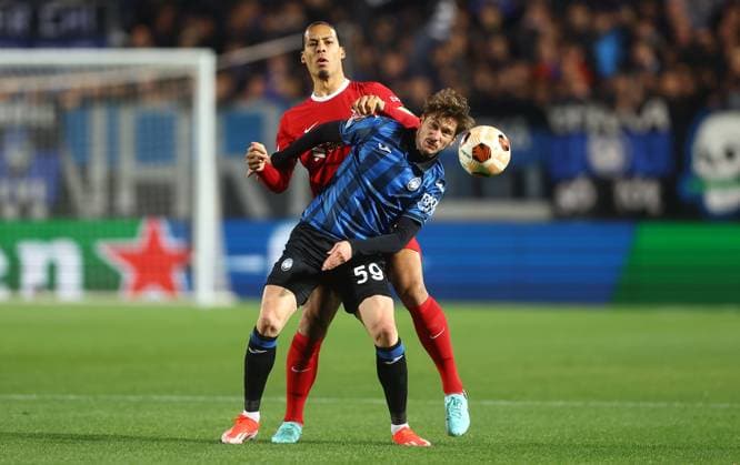 Virgil van Dijk of Liverpool and Aleksey Miranchuk of Atalanta in action Atalanta v Liverpool, UEFA Europa League, Quarter Final, Second Leg, Football, Gewiss Stadium, Bergamo, Italy - 18 Apr 2024 EDITORIAL USE ONLY No use with unauthorised audio, video, data, fixture lists, club league logos or live services. Online in-match use limited to 120 images, no video emulation. No use in betting, games or single club league player publications. Copyright: xKieranxMcManus Shutterstockx 14438415u