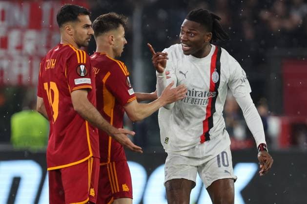 Rome, Italy 18.04.2024: Rafael Leao of Milan Protest against Leandro Paredes of Roma for kick from behind during the UEFA Europa League 2023-2024, quarter final , football match between AS Roma vs AC Milan at Olympic Stadium in Rome.  Copyright: xMarcoxIacobucci IPAxSportx xipa-x xx IPA_45278242 IPA_Agency_IPA45278242