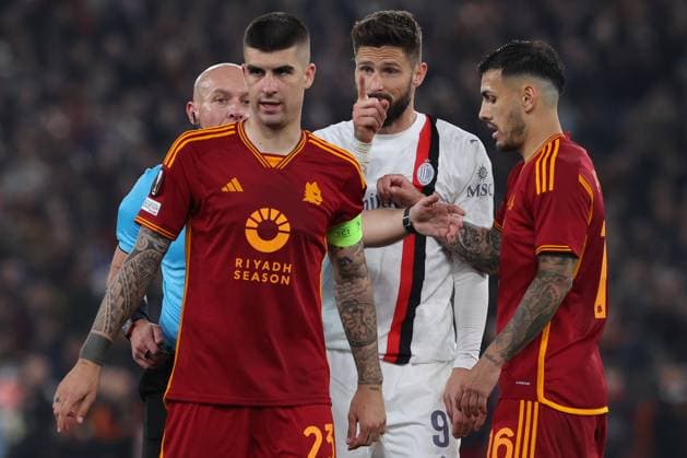 Rome, Italy 18.04.2024: Gianluca Mancini of Roma, Olivier Giroud of Milan during the UEFA Europa League 2023-2024, quarter final , football match between AS Roma vs AC Milan at Olympic Stadium in Rome.  Copyright: xMarcoxIacobucci IPAxSportx xipa-x xx IPA_45279578 IPA_Agency_IPA45279578
