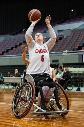 Rollstuhlbasketball, Frauen, IWBF Paralympics Quali, Kanada - Frankreich 2024 IWBF Women’s Repechage: Kanada - Frankreich; 19.04.2024 Arinn Young (Kanada, 6) im Wurf 2024 IWBF Women’s Repechage: Kanada - Frankreich; Asue Arena, Osaka Copyright: xBEAUTIFULxSPORTS Wunderlx