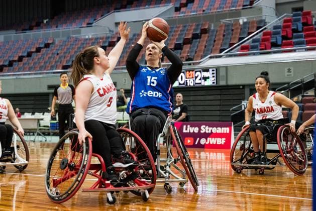 Rollstuhlbasketball, Frauen, IWBF Paralympics Quali, Kanada - Frankreich 2024 IWBF Women’s Repechage: Kanada - Frankreich; 19.04.2024 Elodie Tessier (Kanada, 5), Angelique Pichon (Frankreich, 15) am Ball 2024 IWBF Women’s Repechage: Kanada - Frankreich; Asue Arena, Osaka Copyright: xBEAUTIFULxSPORTS Wunderlx