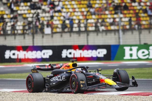01 VERSTAPPEN Max (nld), Red Bull Racing RB20, action during the Formula 1 Lenovo Chinese Grand Prix 2024, 5th round of the 2024 Formula One World Championship, WM, Weltmeisterschaft from April 19 to 21, 2024 on the Shanghai International Circuit, in Shanghai, China - F1 - CHINESE GRAND PRIX 2024 DPPI Panoramic  240419_R05_CHINA_DP_XB3_0760