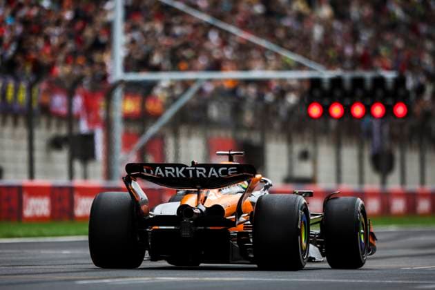 81 PIASTRI Oscar (aus), McLaren F1 Team MCL38, action during the Formula 1 Lenovo Chinese Grand Prix 2024, 5th round of the 2024 Formula One World Championship, WM, Weltmeisterschaft from April 19 to 21, 2024 on the Shanghai International Circuit, in Shanghai, China - F1 - CHINESE GRAND PRIX 2024 DPPI Panoramic  240419_R05_CHINA_DP_XB3_0847