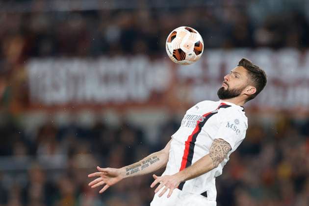 Olivier Giroud (AC Milan) controls the ball, UEFA Europa League 2023 2024 - Quarter-final second leg, AS Roma vs AC Milan, Olimpico Stadium, April 18, 2024, Rome, Italy.