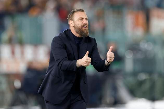 Head Coach Daniele De Rossi (AS Roma) gestures, UEFA Europa League 2023 2024 - Quarter-final second leg, AS Roma vs AC Milan, Olimpico Stadium, April 18, 2024, Rome, Italy.