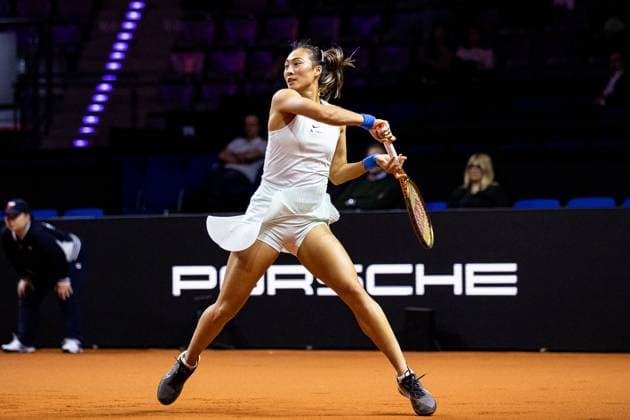Zheng Qinwen (CHN) Zheng Qinwen (CHN) vs Marta Kostyuk (UKR) GER Porsche Tennis Grand Prix GP Stuttgart 2024, Porsche-Arena, 18.04.2024 GER Porsche Tennis Grand Prix GP Stuttgart 2024 Porsche-Arena, 18.04.2024 Stuttgart Copyright: xEibner-Pressefoto RogerxBuerkex EP