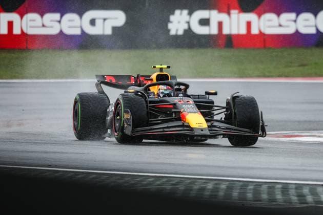 11 PEREZ Sergio (mex), Red Bull Racing RB20, action during the Formula 1 Lenovo Chinese Grand Prix 2024, 5th round of the 2024 Formula One World Championship, WM, Weltmeisterschaft from April 19 to 21, 2024 on the Shanghai International Circuit, in Shanghai, China - F1 - CHINESE GRAND PRIX 2024 DPPI Panoramic  240419_R05_CHINA_DP_XB3_2394