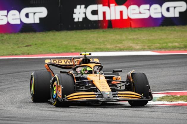 04 NORRIS Lando (gbr), McLaren F1 Team MCL38, action during the Formula 1 Lenovo Chinese Grand Prix 2024, 5th round of the 2024 Formula One World Championship, WM, Weltmeisterschaft from April 19 to 21, 2024 on the Shanghai International Circuit, in Shanghai, China - F1 - CHINESE GRAND PRIX 2024 DPPI Panoramic  240419_R05_CHINA_DP_XB3_2254