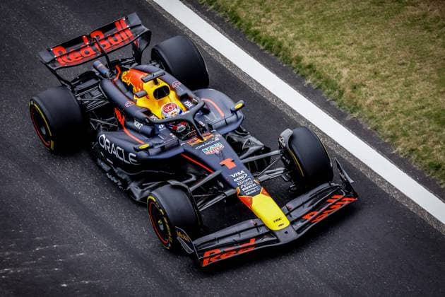 01 VERSTAPPEN Max (nld), Red Bull Racing RB20, action Qualifying Sprint Race during the Formula 1 Lenovo Chinese Grand Prix 2024, 5th round of the 2024 Formula One World Championship, WM, Weltmeisterschaft from April 19 to 21, 2024 on the Shanghai International Circuit, in Shanghai, China - F1 - CHINESE GRAND PRIX 2024 DPPI Panoramic  04760