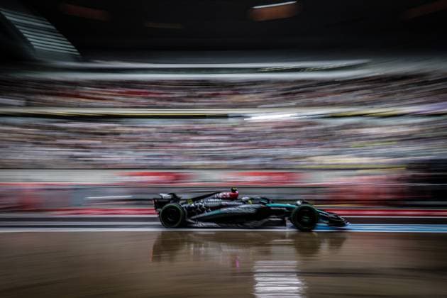 44 HAMILTON Lewis (gbr), Mercedes AMG F1 Team W15, action Qualifying Sprint Race during the Formula 1 Lenovo Chinese Grand Prix 2024, 5th round of the 2024 Formula One World Championship, WM, Weltmeisterschaft from April 19 to 21, 2024 on the Shanghai International Circuit, in Shanghai, China - F1 - CHINESE GRAND PRIX 2024 DPPI Panoramic  04416
