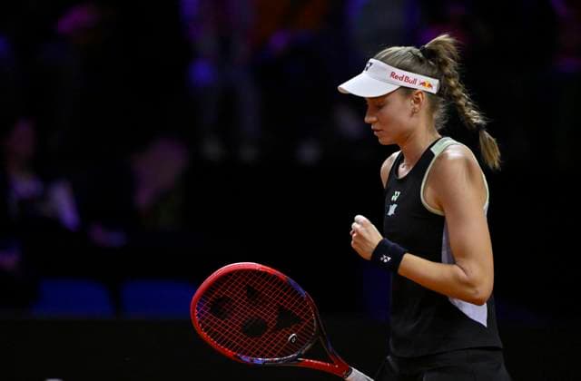 Elena Rybakina (KAZ) Jubel Freude Emotion Gestik Geste Tennis Damen Porsche-Cup Porsche Tennis Grand Prix GP Stuttgart 2024 Porsche Arena 19.04.2024 DFL REGULATIONS PROHIBIT ANY USE OF PHOTOGRAPHS AS IMAGE SEQUENCES AND OR QUASI-VIDEO Porsche Tennis Grand Prix GP Stuttgart 2024