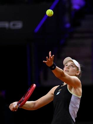 Sport Bilder des Tages Elena Rybakina (KAZ) Aktion Aufschlag Tennis Damen Porsche-Cup Porsche Tennis Grand Prix GP Stuttgart 2024 Porsche Arena 19.04.2024 DFL REGULATIONS PROHIBIT ANY USE OF PHOTOGRAPHS AS IMAGE SEQUENCES AND OR QUASI-VIDEO Porsche Tennis Grand Prix GP Stuttgart 2024