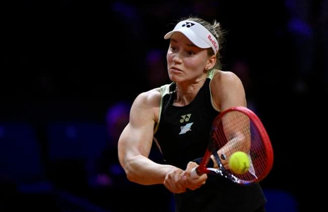 Elena Rybakina (KAZ) Aktion Tennis Damen Porsche-Cup Porsche Tennis Grand Prix GP Stuttgart 2024 Porsche Arena 19.04.2024 DFL REGULATIONS PROHIBIT ANY USE OF PHOTOGRAPHS AS IMAGE SEQUENCES AND OR QUASI-VIDEO Porsche Tennis Grand Prix GP Stuttgart 2024