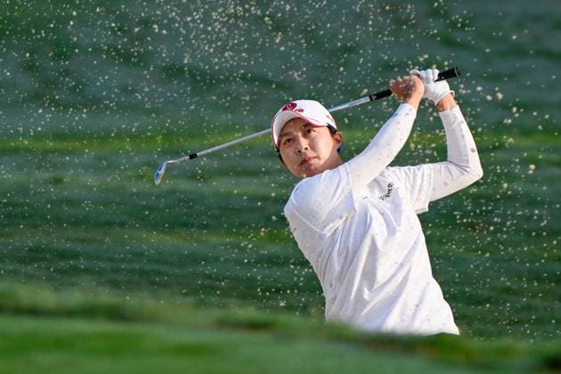 THE WOODLANDS, TX - APRIL 19: Hyo Joo Kim (KOR) hits from the trap on 1 during Rd2 of the Chevron Championship at The Club at Carlton Woods on April 19, 2024 in The Woodlands, Texas. (Photo by Ken Murray Icon Sportswire) GOLF: APR 19 LPGA, Golf Damen The Chevron Championship EDITORIAL USE ONLY Icon240419014