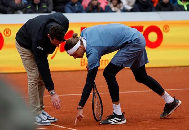 19.04.2024, BMW Open 2024, MTTC Iphitos Muenchen , Tennis, im Bild: Alexander Zverev (GER) mit dem Referee nicht einverstanden
