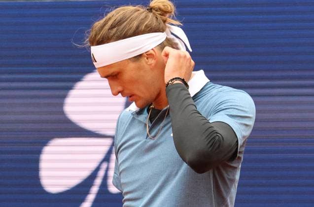 Alexander Zverev (GER) ist niedergeschlagen Tennis BMW Open 2024 München 19.04.2024 FOTO: Mladen Lackovic LakoPress