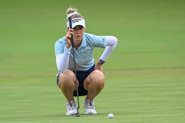 THE WOODLANDS, TX - APRIL 19: Nelly Korda (USA) lines up her birdie putt on 9 during Rd2 of the Chevron Championship at The Club at Carlton Woods on April 19, 2024 in The Woodlands, Texas. (Photo by Ken Murray Icon Sportswire) GOLF: APR 19 LPGA, Golf Damen The Chevron Championship EDITORIAL USE ONLY Icon240419060