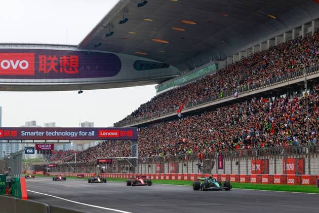 14 ALONSO Fernando (spa), Aston Martin F1 Team AMR24, action during the Formula 1 Lenovo Chinese Grand Prix 2024, 5th round of the 2024 Formula One World Championship, WM, Weltmeisterschaft from April 19 to 21, 2024 on the Shanghai International Circuit, in Shanghai, China - F1 - CHINESE GRAND PRIX 2024 DPPI Panoramic  240420_R05_CHINA_DP_JK984600