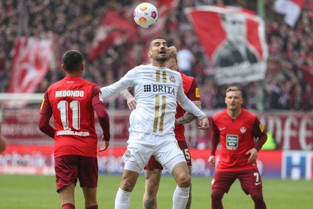 20.04.2024, xusrbx, Fussball 2.Bundesliga, 1.FC Kaiserslautern - SV Wehen Wiesbaden emspor, v.l. Kenny Prince Redondo (1. FC Kaiserslautern, 11), Ivan Prtajin (SV Wehen Wiesbaden, 18), Marlon Ritter (1. FC Kaiserslautern, 7), (DFL DFB REGULATIONS PROHIBIT ANY USE OF PHOTOGRAPHS as IMAGE SEQUENCES and or QUASI-VIDEO) Kaiserslautern