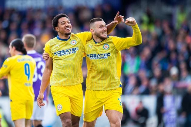 20.04.2024 - Fußball, 2023 2024, 2. Bundesliga, 30. Spieltag, VfL Osnabrück - Eintracht Braunschweig: (L-R) Anton Donkor (Braunschweig) jubelt nach seinem Tor zum 0:1 mit Hasan Kurucay (Braunschweig) DFL REGULATIONS PROHIBIT ANY USE OF PHOTOGRAPHS AS IMAGE SEQUENCES AND OR QUASI-VIDEO.