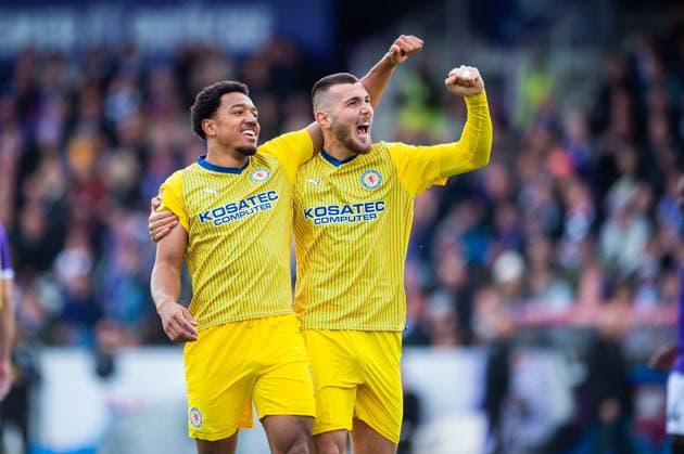 20.04.2024 - Fußball, 2023 2024, 2. Bundesliga, 30. Spieltag, VfL Osnabrück - Eintracht Braunschweig: (L-R) Anton Donkor (Braunschweig) jubelt nach seinem Tor zum 0:1 mit Hasan Kurucay (Braunschweig) DFL REGULATIONS PROHIBIT ANY USE OF PHOTOGRAPHS AS IMAGE SEQUENCES AND OR QUASI-VIDEO.