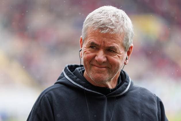 Friedhelm Funkel (Trainer 1.FC Kaiserslautern), 1. FC Kaiserslautern vs SV Wehen Wiesbaden, Fussball, 2. Bundesliga, Saison 2023 2024, 30. Spieltag, 20.04.2024 1. FC Kaiserslautern vs SV Wehen Wiesbaden, Fussball, 2. Bundesliga, Saison 2023 2024, 30. Spieltag, 20.04.2024 Kaiserslautern