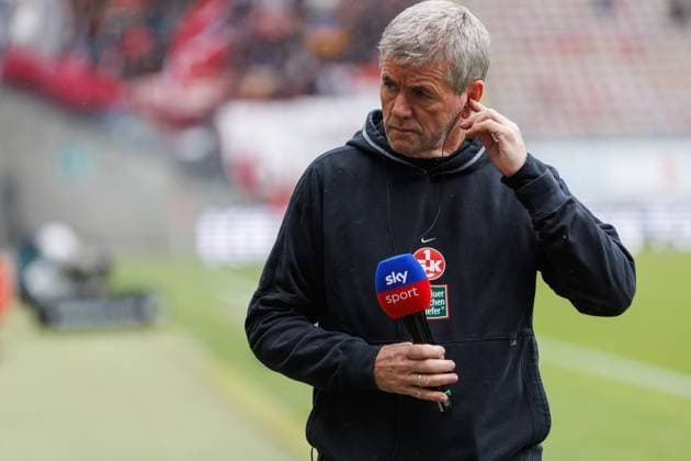 Friedhelm Funkel (Trainer 1.FC Kaiserslautern), 1. FC Kaiserslautern vs SV Wehen Wiesbaden, Fussball, 2. Bundesliga, Saison 2023 2024, 30. Spieltag, 20.04.2024 1. FC Kaiserslautern vs SV Wehen Wiesbaden, Fussball, 2. Bundesliga, Saison 2023 2024, 30. Spieltag, 20.04.2024 Kaiserslautern