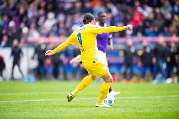 20.04.2024 - Fußball, 2023 2024, 2. Bundesliga, 30. Spieltag, VfL Osnabrück - Eintracht Braunschweig: Rayan Philippe (Braunschweig) macht das Tor zum 0:2 DFL REGULATIONS PROHIBIT ANY USE OF PHOTOGRAPHS AS IMAGE SEQUENCES AND OR QUASI-VIDEO.