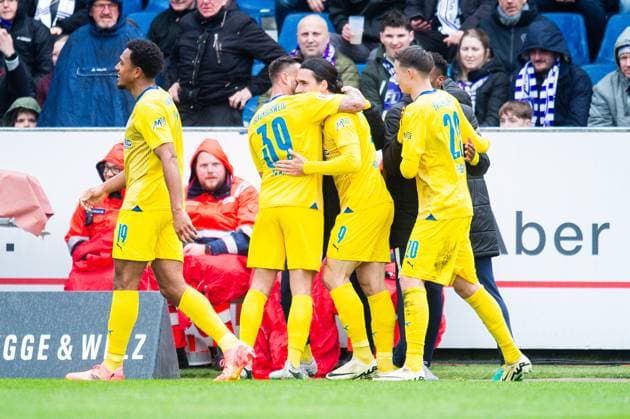 20.04.2024 - Fußball, 2023 2024, 2. Bundesliga, 30. Spieltag, VfL Osnabrück - Eintracht Braunschweig: (M) Rayan Philippe (Braunschweig) jubelt nach seinem Tor zum 0:2 mit Robin Krauße (Braunschweig) DFL REGULATIONS PROHIBIT ANY USE OF PHOTOGRAPHS AS IMAGE SEQUENCES AND OR QUASI-VIDEO.
