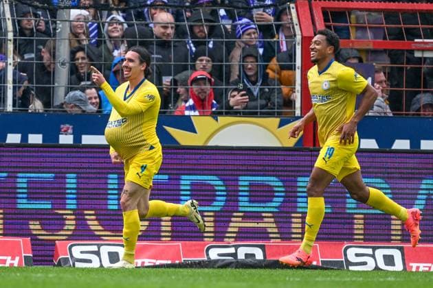 2. Bundesliga - VfL Osnabrück - Eintracht Braunschweig am 20.04.2024 an der Bremer Brücke in Osnabrück Jubel, Torjubel, Torschuetze, Torschütze Rayan Philippe (Braunschweig) jubelt nach seinem Tor zum 0:2.