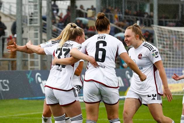 20.04.2024, xavx, Fussball 1.Bundesliga Damen, Eintracht Frankfurt Frauen - 1.FC Nürnberg emspor, v.l. Jessica May (1.FC Nürnberg) celebrate the goal, Der Torjubel zum 0:1 (DFL DFB REGULATIONS PROHIBIT ANY USE OF PHOTOGRAPHS as IMAGE SEQUENCES and or QUASI-VIDEO) Frankfurt am Main