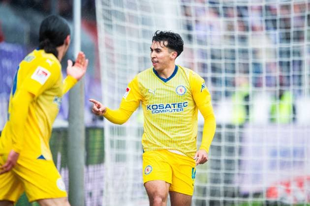 20.04.2024 - Fußball, 2023 2024, 2. Bundesliga, 30. Spieltag, VfL Osnabrück - Eintracht Braunschweig: (R) Johan Gomez (Braunschweig) jubelt nach seinem Tor zum 0:3 mit (L) Rayan Philippe (Braunschweig) DFL REGULATIONS PROHIBIT ANY USE OF PHOTOGRAPHS AS IMAGE SEQUENCES AND OR QUASI-VIDEO.