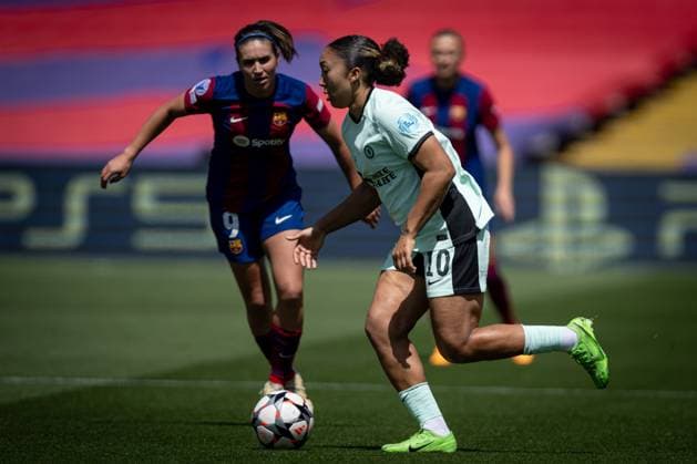 Lauren James (Chelsea Women) and Mariona Caldentey FC Barcelona, Barca battle for the ball during a Women s UEFA Champions League first-leg semifinal match between FC Barcelona and Chelsea Women at Estadi Olimpic Lluis Companys, in Barcelona, ,Spain on April 20, 2024. Photo by Felipe Mondino Copyright: x@FELIPExMONDINOx