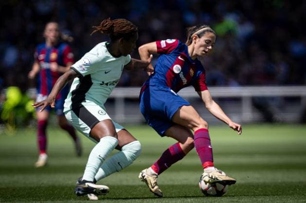 Aitana Bonmati FC Barcelona, Barca controls the ball during a Women s UEFA Champions League first-leg semifinal match between FC Barcelona and Chelsea Women at Estadi Olimpic Lluis Companys, in Barcelona, ,Spain on April 20, 2024. Photo by Felipe Mondino Copyright: x@FELIPExMONDINOx