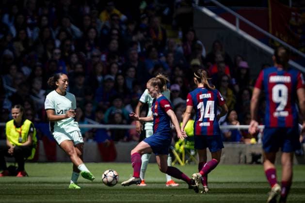 Lauren James (Chelsea Women) controls the ball during a Women s UEFA Champions League first-leg semifinal match between FC Barcelona, Barca and Chelsea Women at Estadi Olimpic Lluis Companys, in Barcelona, ,Spain on April 20, 2024. Photo by Felipe Mondino Copyright: x@FELIPExMONDINOx