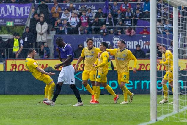 Jubel nach dem Tor zum 0:3 durch Johan Gomez (Eintracht Braunschweig, 44) GER, VfL Osnabrueck vs. Eintracht Braunschweig, Fußball, 2. Bundesliga, 30. Spieltag, Spielzeit 2023 2024, 19.04.2024 DFL REGULATIONS PROHIBIT ANY USE OF PHOTOGRAPHS AS IMAGE SEQUENCES AND OR QUASI-VIDEO VfL Osnabrueck vs. Eintracht Braunschweig, Fußball, 2. Bundesliga, 30. Spieltag, Spielzeit 2023 2024, 20.04.2024 Osnabrueck
