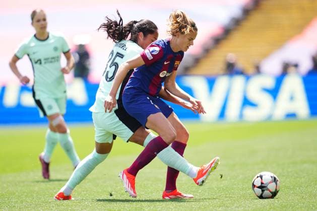 Mayra Ramirez of Chelsea and ColombÂ¡a and Irene Paredes of FC Barcelona, Barca FC Barcelona v Chelsea FC. UEFA Women s Champions League match. Semi-Finals, first leg, Football, Lluis Companys Stadium, Barcelona, Spain - 20 April 2024 Editorial use only  Copyright: xBaguxBlanco Shutterstockx 14442649s