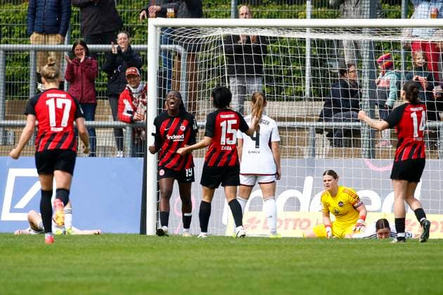 20.04.2024, xavx, Fussball 1.Bundesliga Damen, Eintracht Frankfurt Frauen - 1.FC Nürnberg emspor, v.l. Nicole Anyomi (Eintracht Frankfurt) celebrate the goal, Der Torjubel zum 3:1 (DFL DFB REGULATIONS PROHIBIT ANY USE OF PHOTOGRAPHS as IMAGE SEQUENCES and or QUASI-VIDEO) Frankfurt am Main