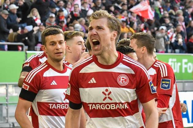 Vincent Vermeij ( 9, Fortuna Duesseldorf) jubelt nach dem Tor zum 1:0 20.04.2024 Fussball Fortuna Duesseldorf vs SpVgg Greuther Fuerth, Merkur Spiel-Arena, Duesseldorf, DFB DFL REGULATIONS PROHIBIT ANY USE OF PHOTOGRAPHS AS IMAGE SEQUENCES AND OR QUASI-VIDEO NRW Germany
