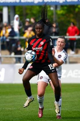 20.04.2024, xavx, Fussball 1.Bundesliga Damen, Eintracht Frankfurt Frauen - 1.FC Nürnberg emspor, v.l. Nicole Anyomi (Eintracht Frankfurt), Jessica May (1.FC Nürnberg) (DFL DFB REGULATIONS PROHIBIT ANY USE OF PHOTOGRAPHS as IMAGE SEQUENCES and or QUASI-VIDEO) Frankfurt am Main