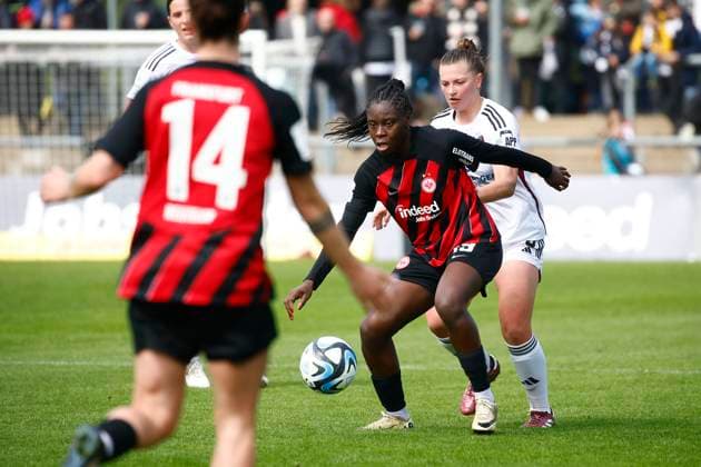20.04.2024, xavx, Fussball 1.Bundesliga Damen, Eintracht Frankfurt Frauen - 1.FC Nürnberg emspor, v.l. Nicole Anyomi (Eintracht Frankfurt), Jessica May (1.FC Nürnberg) (DFL DFB REGULATIONS PROHIBIT ANY USE OF PHOTOGRAPHS as IMAGE SEQUENCES and or QUASI-VIDEO) Frankfurt am Main