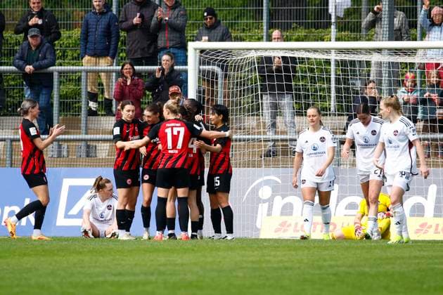 20.04.2024, xavx, Fussball 1.Bundesliga Damen, Eintracht Frankfurt Frauen - 1.FC Nürnberg emspor, v.l. Nicole Anyomi (Eintracht Frankfurt) celebrate the goal, Der Torjubel zum 3:1 (DFL DFB REGULATIONS PROHIBIT ANY USE OF PHOTOGRAPHS as IMAGE SEQUENCES and or QUASI-VIDEO) Frankfurt am Main