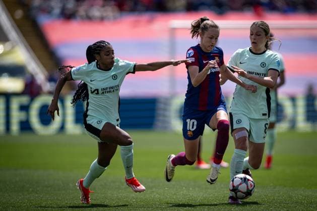Caroline Graham Hansen FC Barcelona, Barca controls the ball during a Women s UEFA Champions League first-leg semifinal match between FC Barcelona and Chelsea Women at Estadi Olimpic Lluis Companys, in Barcelona, ,Spain on April 20, 2024. Photo by Felipe Mondino Copyright: x@FELIPExMONDINOx